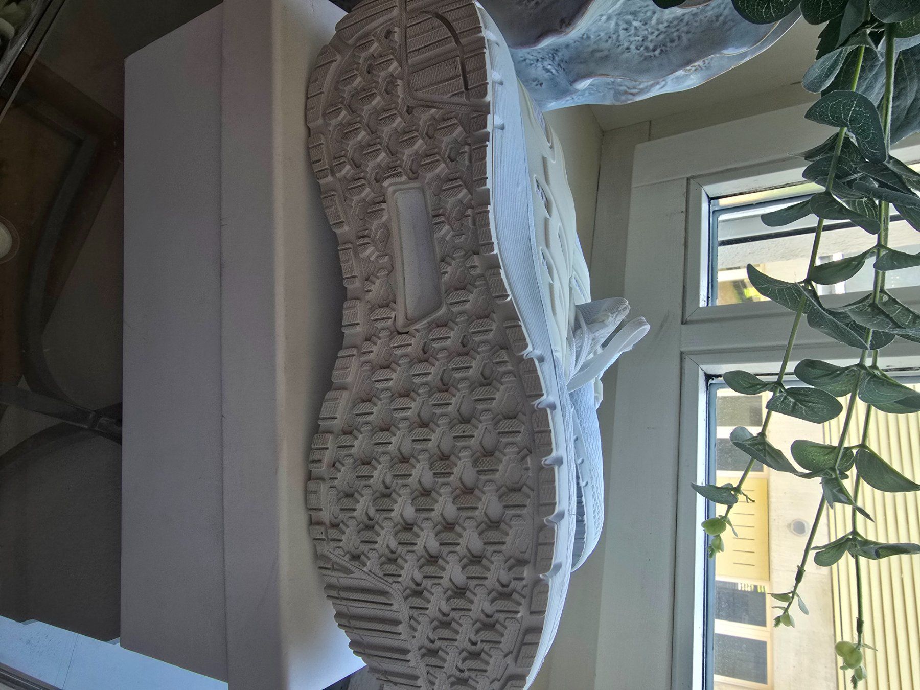Chaussures femmes: Adidas Schuhe – D'occasion à Scherzingen par Jenny_t 1