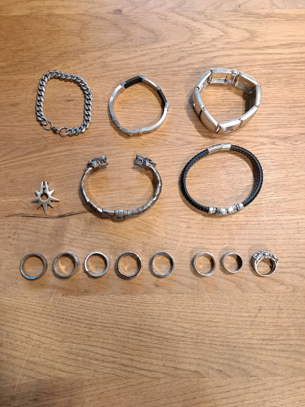 Altri gioielli: Modeschmuck 5 Armbänder & 8 Ringe – Usato da Pratteln venduto da mab_f2fz