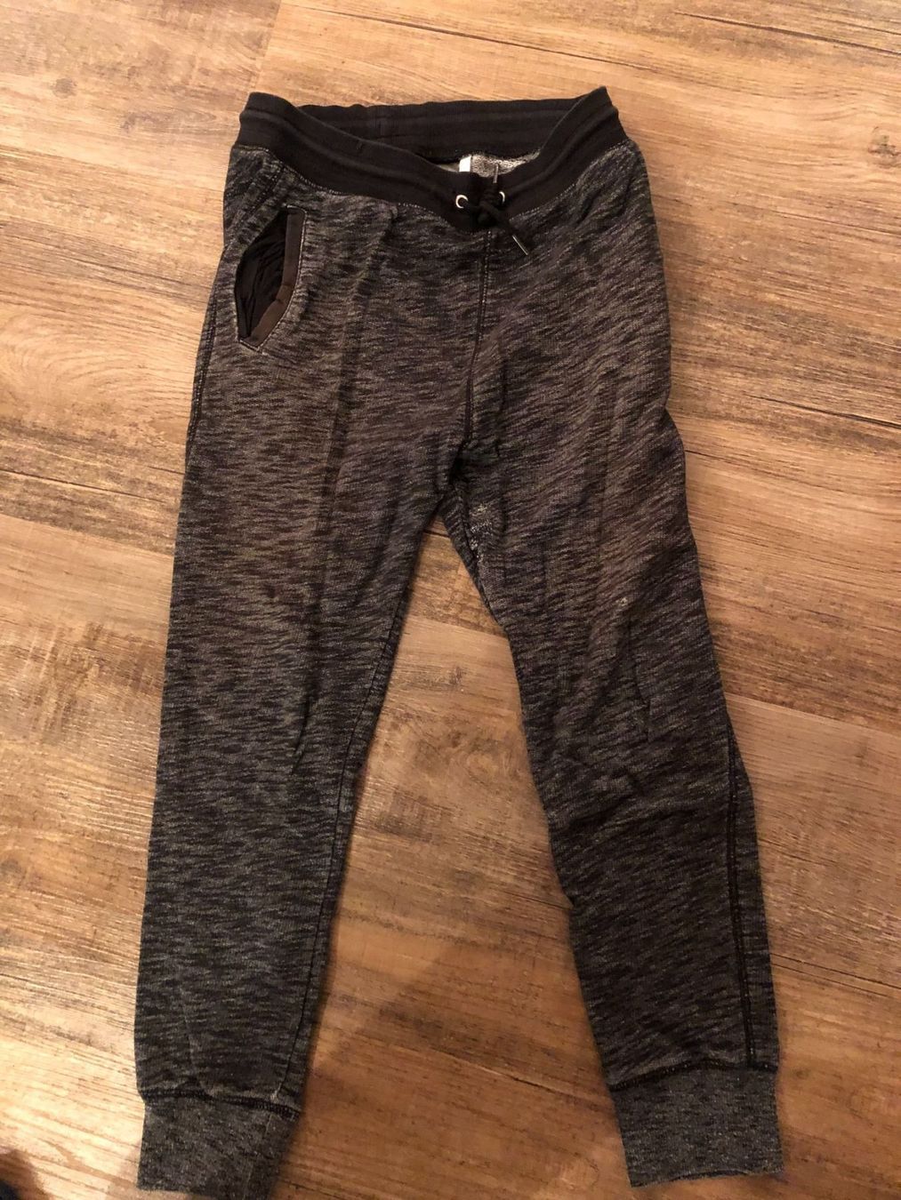 Lotti & Set di vestiti: Sweatshirt, Jogginghose schwarz Gr158 – Usato da Steffisburg venduto da Aare77 2