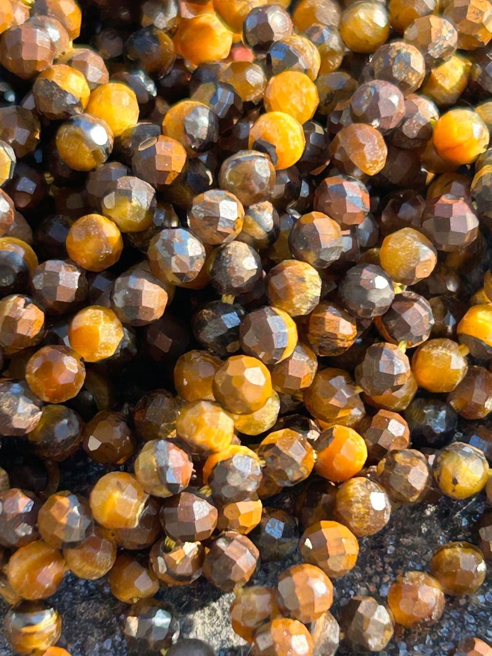 Pietre preziose: Strang echte facettierte tigerauge Kugeln 2 mm – Nuovo e nell'imballaggio originale da Niederrohrdorf venduto da Ytobi 2