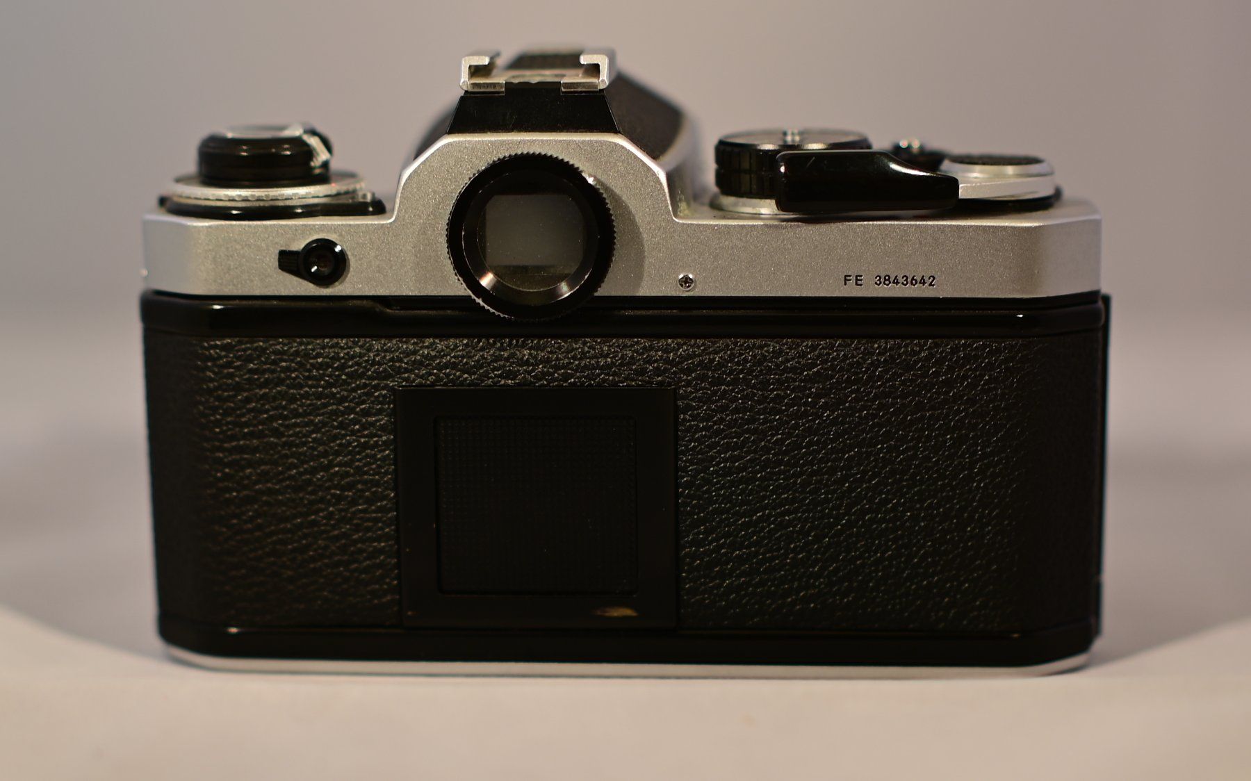 Nikon Kamera: Nikon FE mit Zoom Objektiv – Gebraucht aus Uster von Stoessda 2
