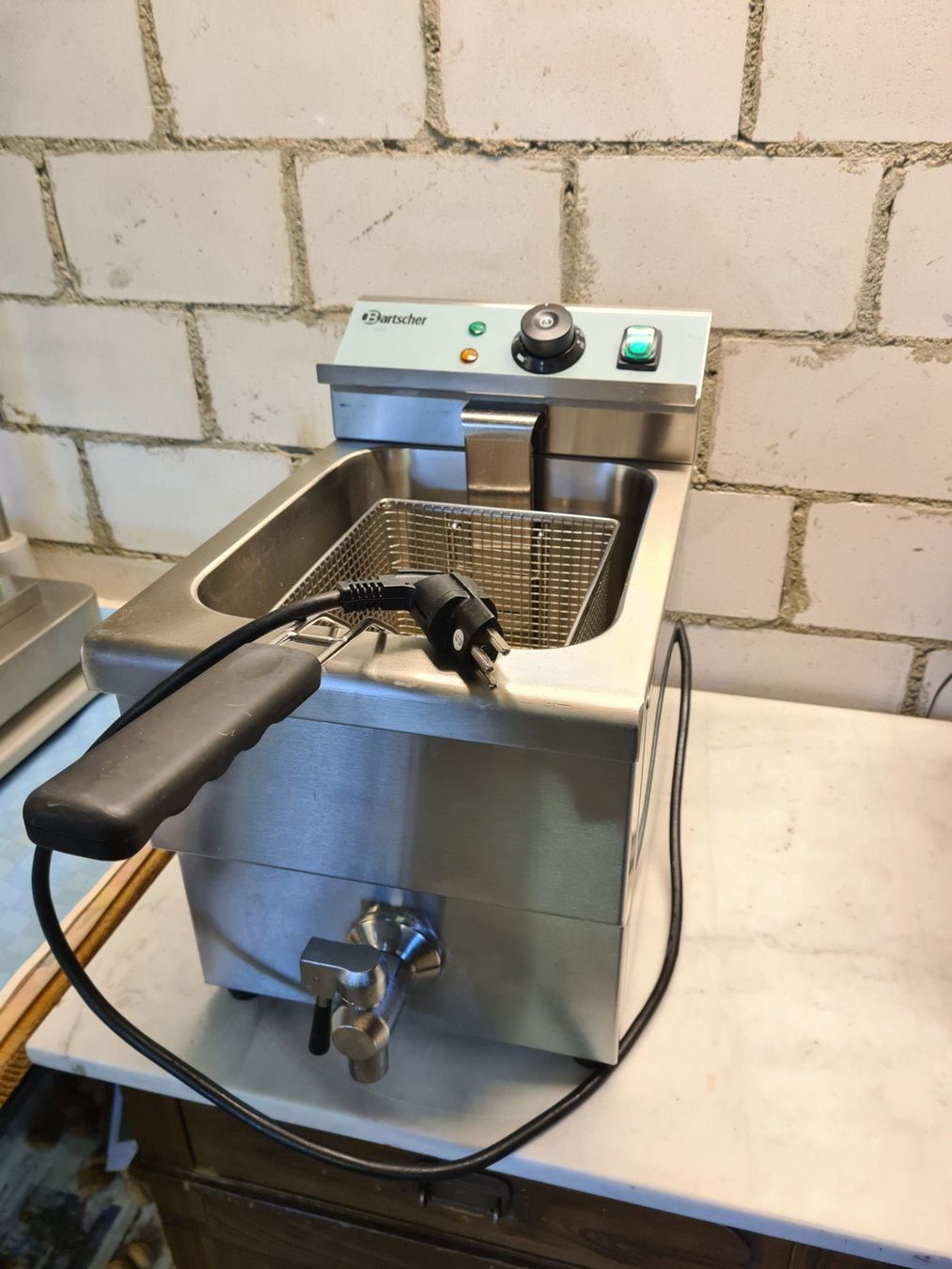 Bartscher Elettrodomestici da cucina: Elektro-Fritteuse "Imbiss l" – Usato da Malters venduto da adr_8htr 1