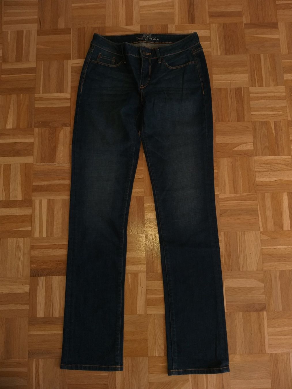 Esprit Jeans: Jeans ESPRIT  Taille/Grosse W27 L34  MEDIUM RISE  STRAIGHT – Gebraucht aus Cossonay-ville von Super-Price-Quality