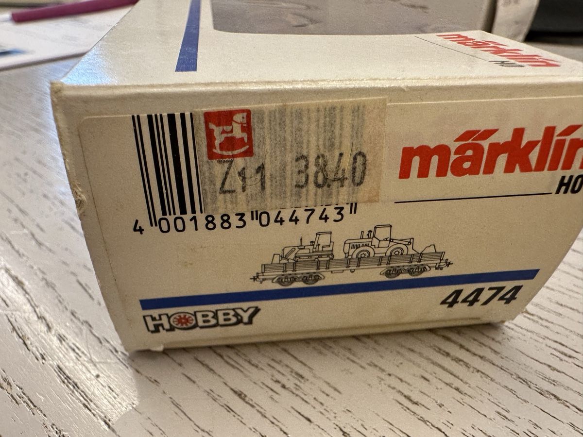 Märklin Modellini di ferrovie: Märklin 4474 Güterwagen mit Baggern – Usato da Lupsingen venduto da New-Haven 1