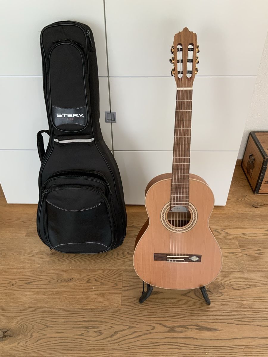 Strumenti musicali: Kindergitarre mit Gitarrentasche – Usato da Birmensdorf ZH venduto da mue_56k9