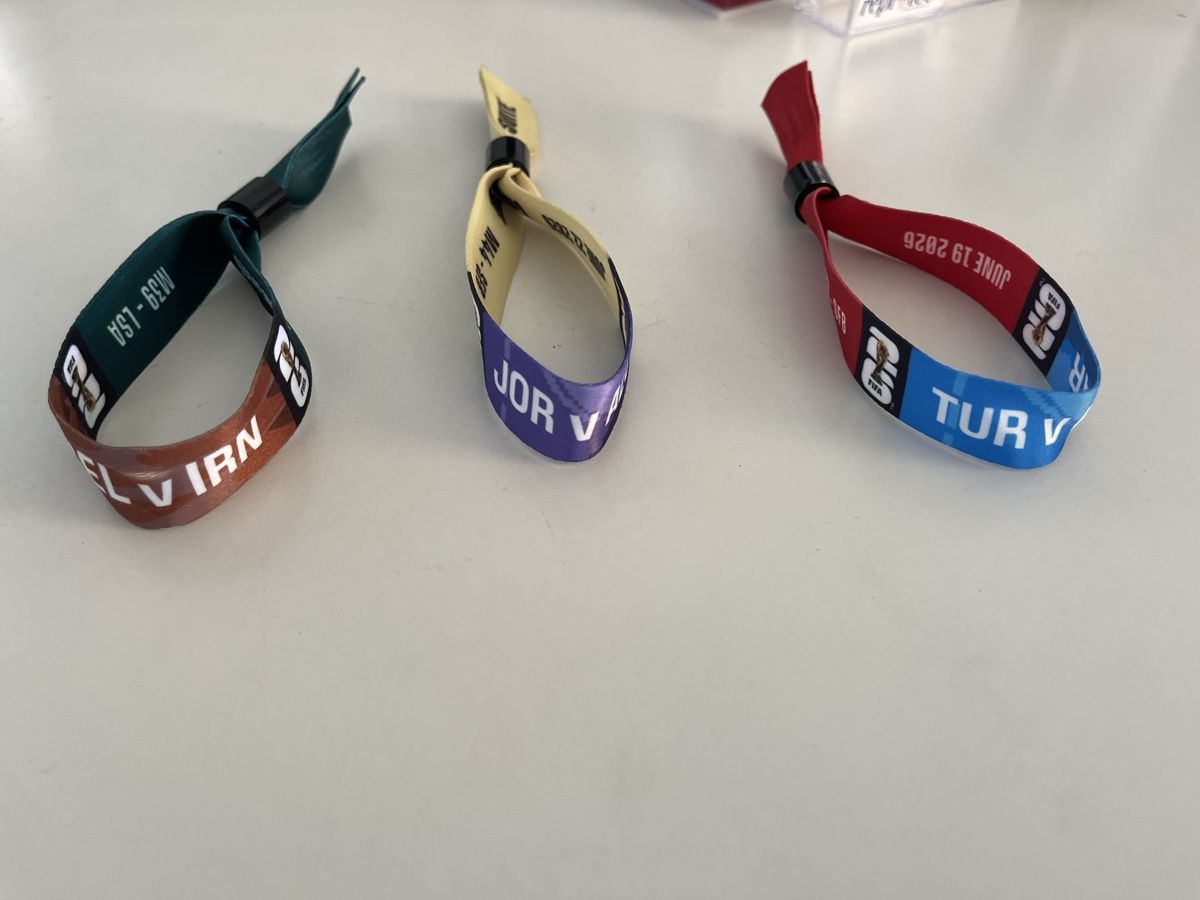 Plaketten & Abzeichen: Fifa World Cup VIP  – Gebraucht aus Oberwil b. Zug von hallihallo12