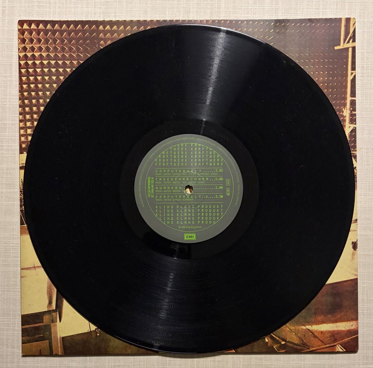 Dischi in vinile: Kraftwerk Computerwelt – Usato da Aadorf venduto da Assyrian-Bazar 2