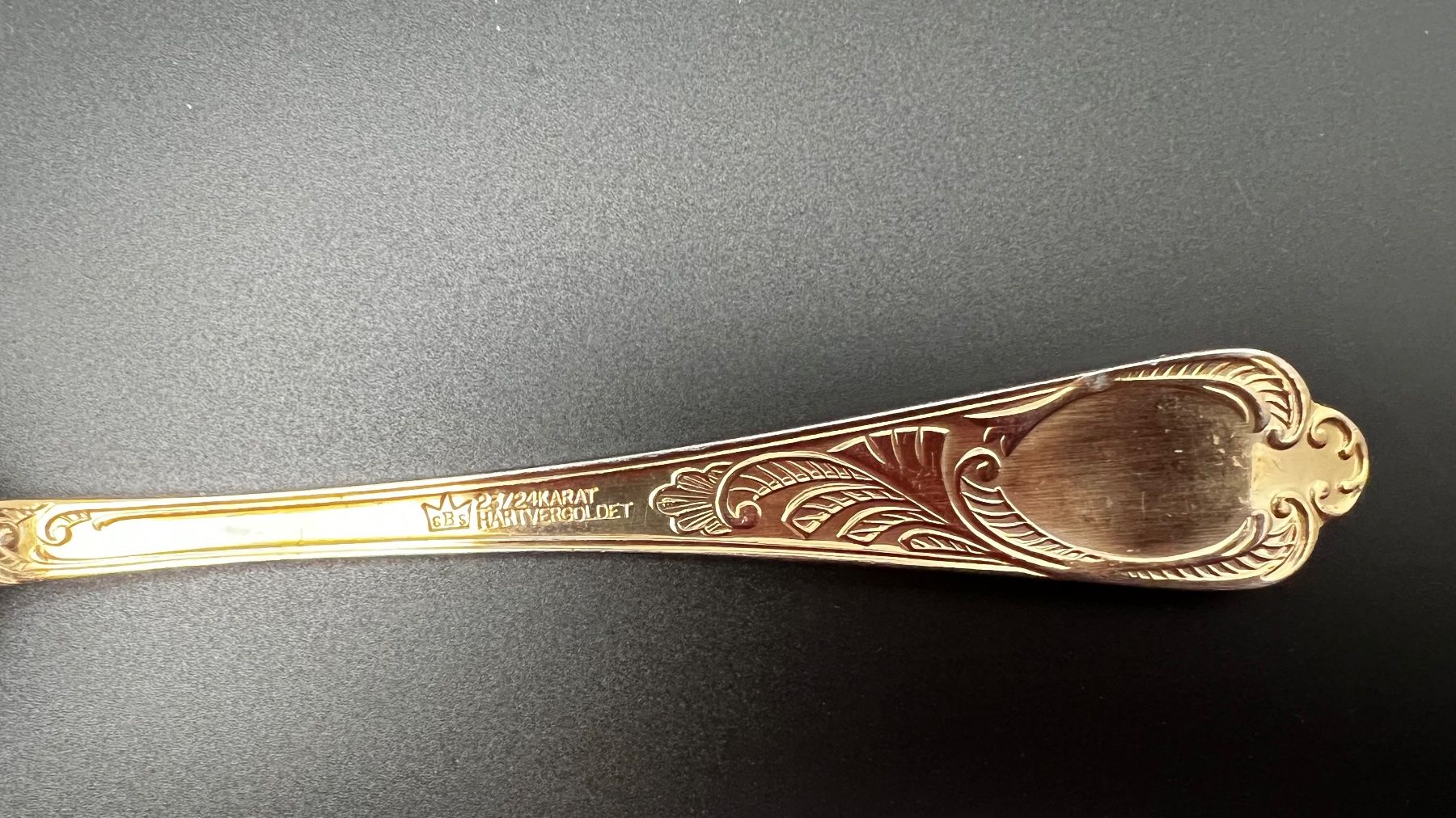 Besteck & Tafelsilber: 23/24 Karat Besteck Hartvergoldet – Gebraucht aus Basel von  8