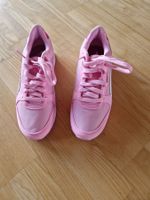 Neue PUMA-Schuhe