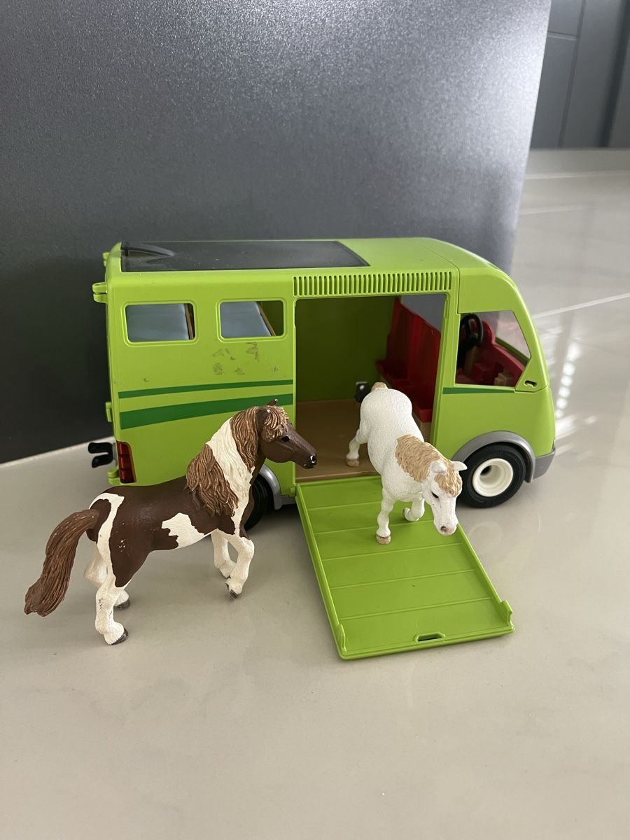 Playmobil Spielzeuge: Pferdetransporter Playmobil – Gebraucht aus Dietwil von sarn