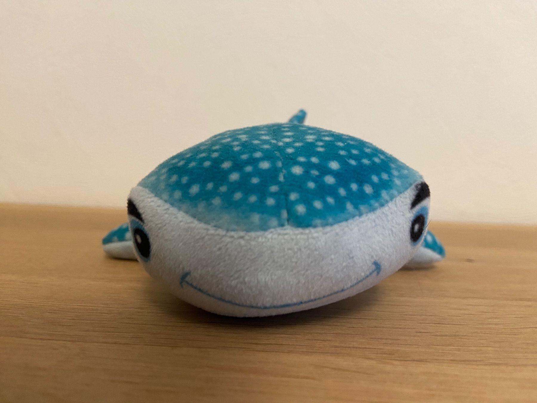 Disney Giocattoli: DISNEY PIXAR DORY Destiny requin bleu – Nuovo (secondo la descrizione) da Genève venduto da kik_8jd6 1