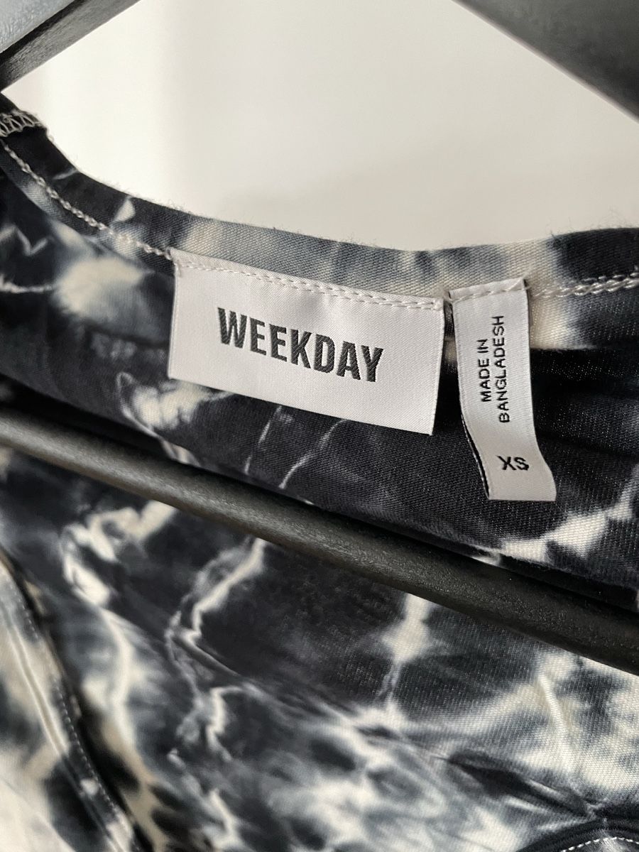 Weekday Maglioni & Felpe: Y2K Cardigan, cropped, Weekday – Usato da Zofingen venduto da silbosja 1