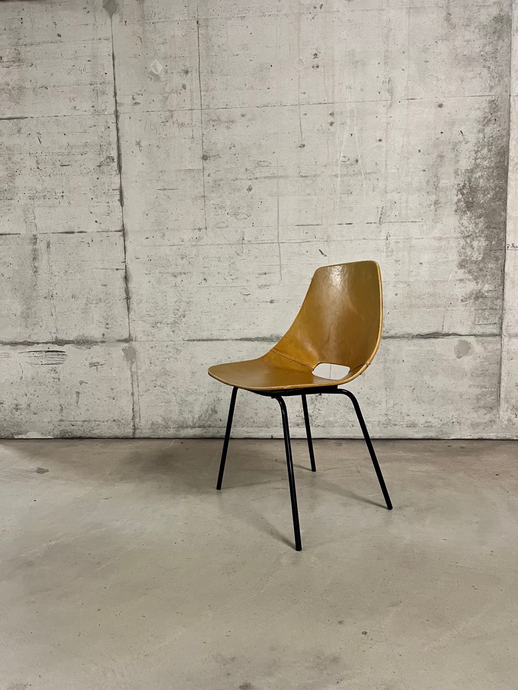 Maisons du monde Stühle: einzelstuhl . pierre guariche . maisons du monde – Gebraucht aus Basel von Rmo4000 2