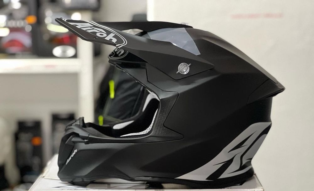 Airoh Casco Modulabile Flip-Up, Nero Opaco, Taglia 62-XL – Comfort E Sicurezza Con Schermo Solare E Omologazione P/J
