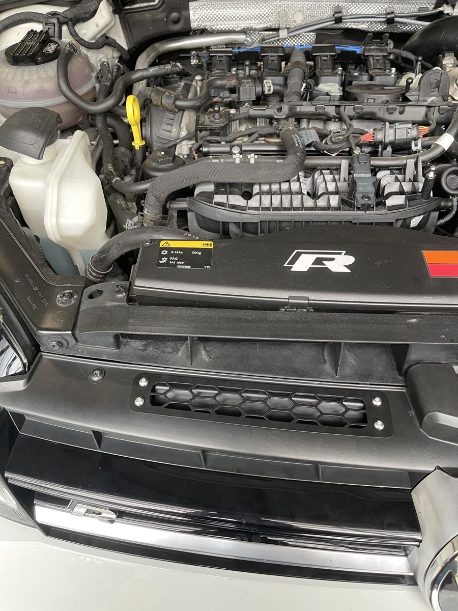 Volkswagen Toutes les pièces auto: Kühleinlassgitter VW Golf 7 R/GTI – Neuf (Voir description) à Luzern par Prof.Farnsworth 1