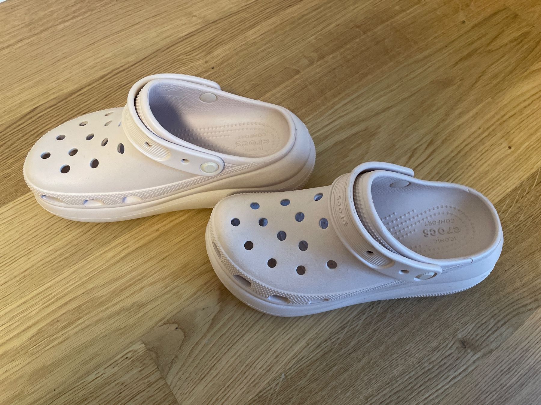Crocs Scarpe da donna: Crocs NEU hellrosa Gr. 7 (37/38) – Nuovo (secondo la descrizione) da Zumikon venduto da tim_8yk2 3