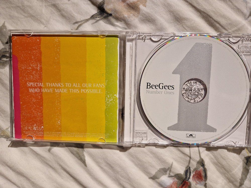 CD: Bee Gees – Number Ones - a – Nuovo (secondo la descrizione) da Brittnau venduto da Zibu 2