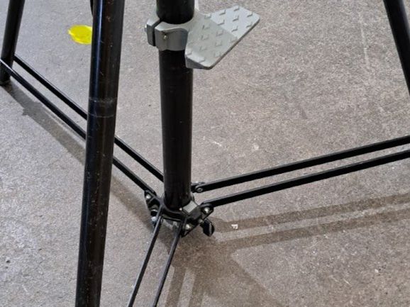 Manfrotto Altro in Decorazioni & Accessori: Manfrotto VMB 087 Kurbelstativ black – Usato da Sargans venduto da Bomp 2