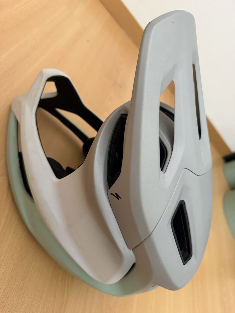 Specialized Caschi: Mountainbike Helm Marke Specialized  – Usato da Visp venduto da amwegsvenja 1
