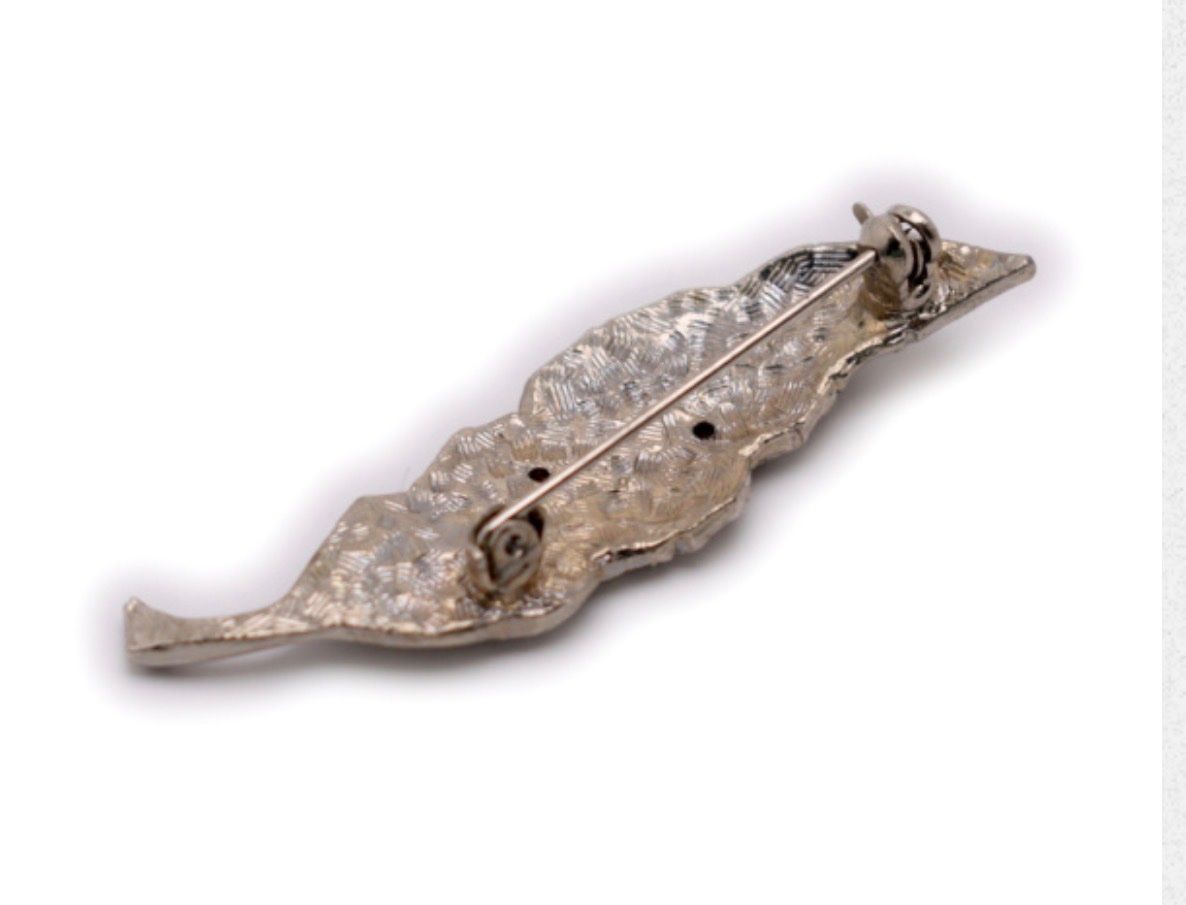 Swarovski Spille & Fermagli: Brosche Baumblatt Metall Kristalle – Nuovo (secondo la descrizione) da Kölliken venduto da Prscoo 1