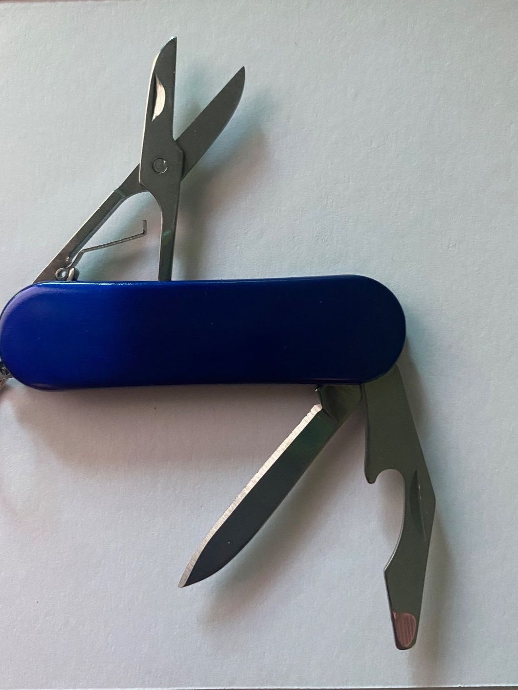 Coltelli tascabile: Kleines Sackmesser + Schere, Flaschenöffner, Schraubenzieher – Nuovo e nell'imballaggio originale da Gümligen venduto da Farrolito 1