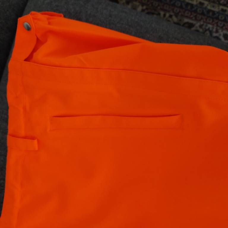 Hosen: Warnschutzhose Gr. 46/70 neu – Gebraucht aus Kollbrunn von bahati 1