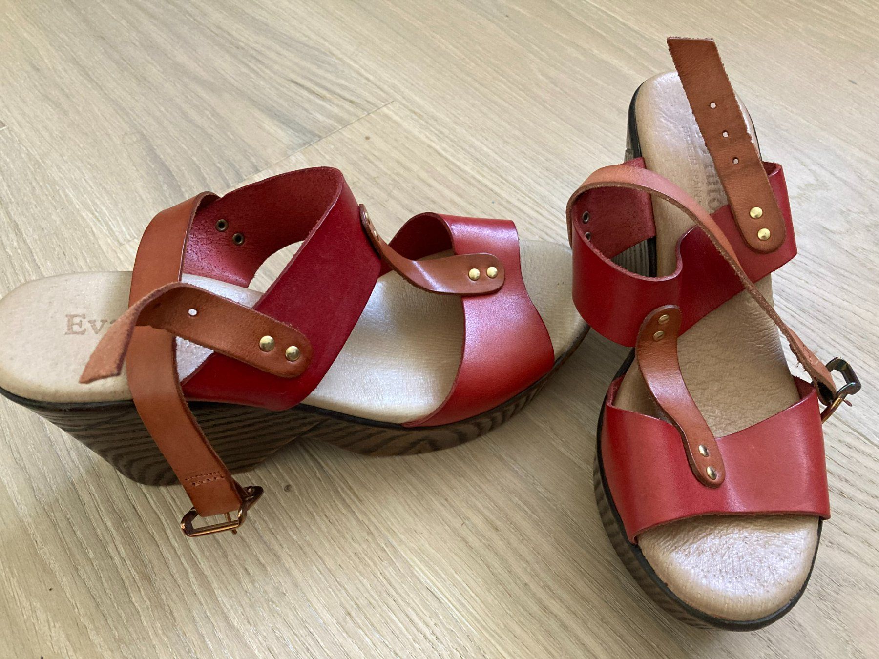Chaussures femmes: Sandales en cuir véritable, 24 cm – Neuf (Voir description) à Lausanne 26 par anaxena