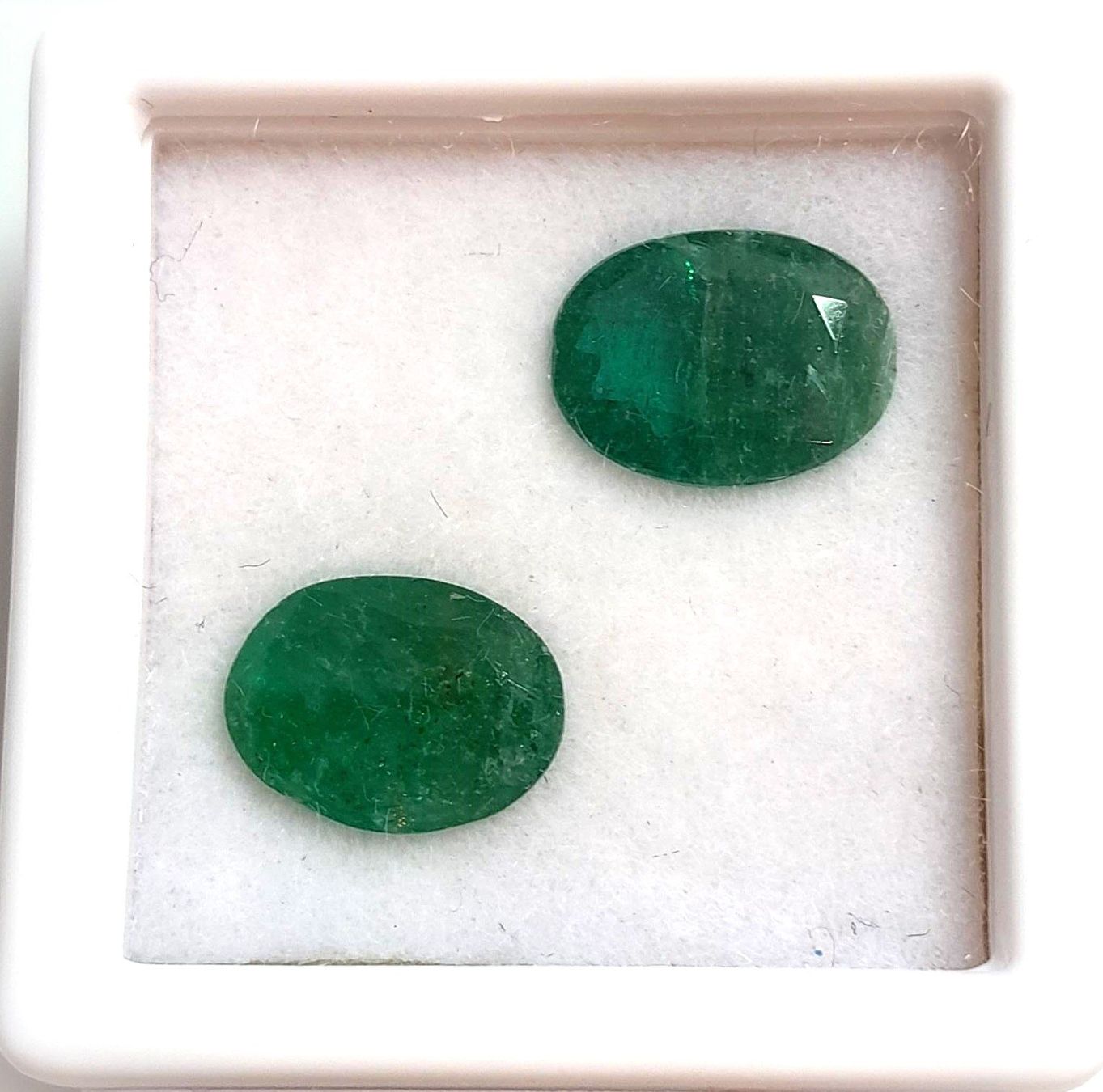 Pietre preziose: 2x émeraudes 3.99 ct - Valeur 280.- Fr – Nuovo (secondo la descrizione) da Grimisuat venduto da Valgem