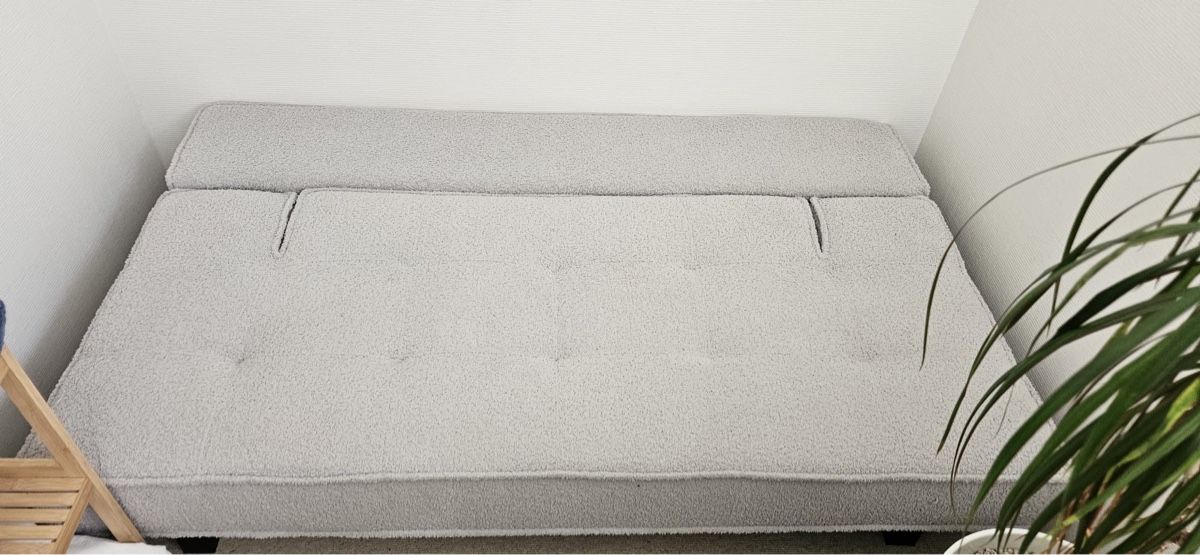 Sofas: Kleines Bettsofa fast Neu – Neu (gemäss Beschreibung) aus Saanenmöser von Biduburgdorf 1