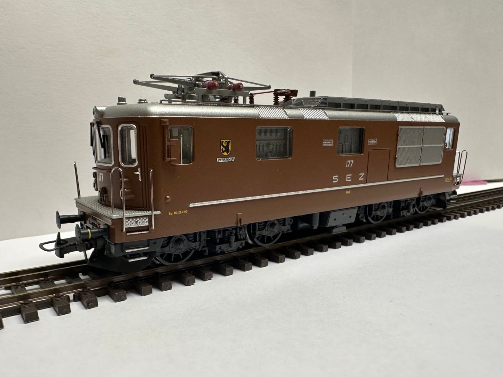 Rivarossi Modellini di ferrovie: Rivarossi - BLS Re 4/4 177 "Zweisimmen" - DC Digital – Usato da Domat/Ems venduto da mmx4001 1