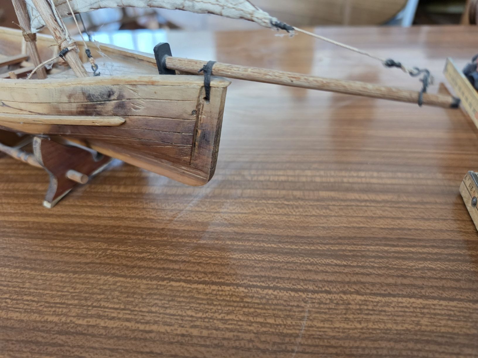 Kit di modellismo & Modellini statici: Segelschiff Modell aus Holz mit Ständer.. – Usato da Mettlen venduto da elios0888 6