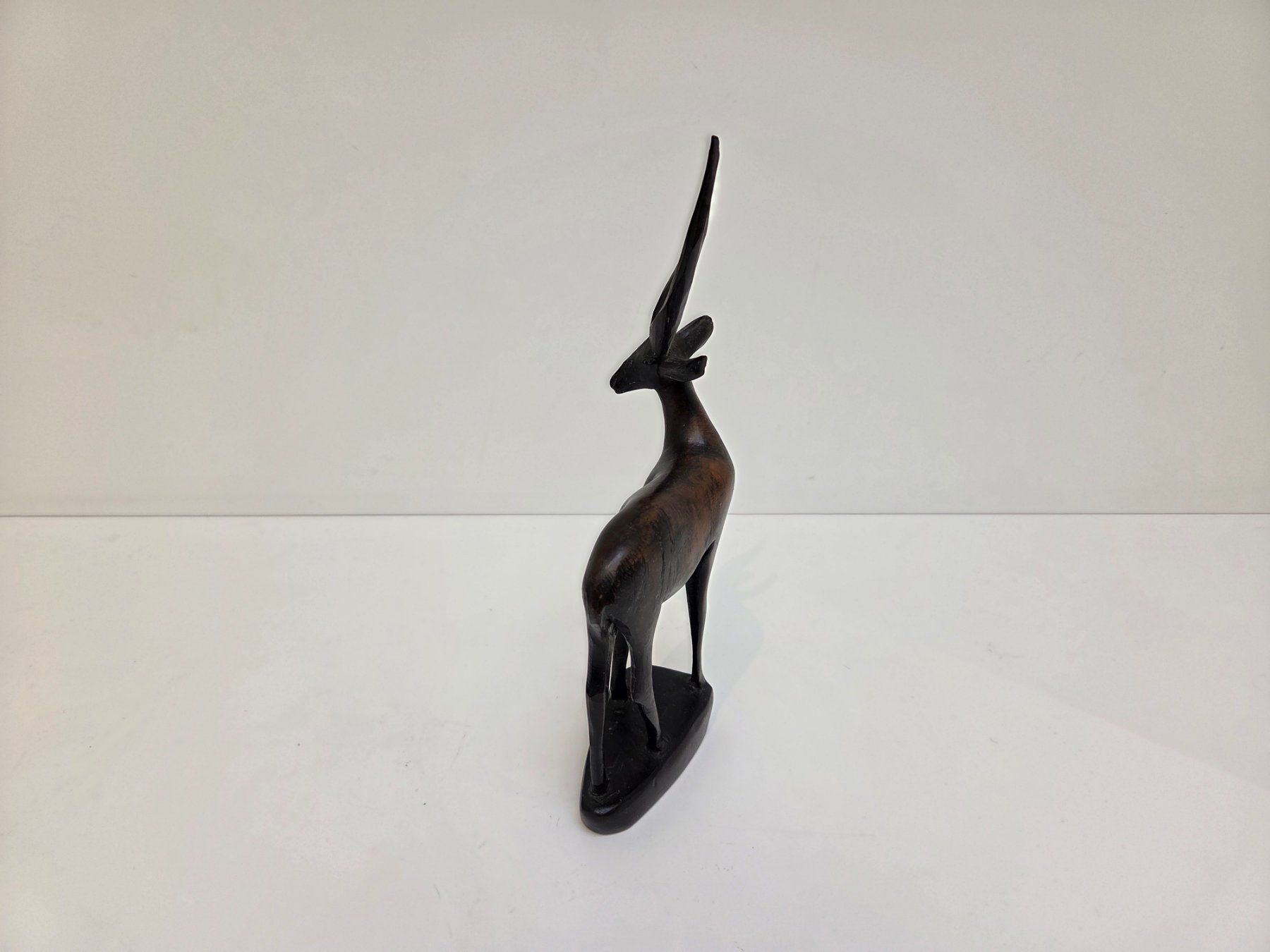 Skulpturen & Statuen: Vintage geschnitzte Holz Antilope Skulptur – Gebraucht aus Gersau von pd-design-and-art 1