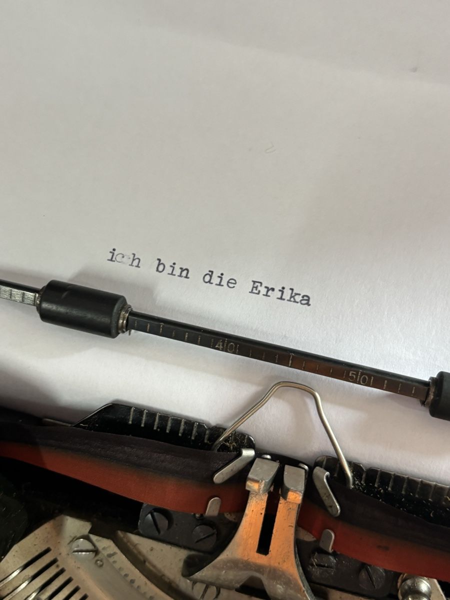 Erika Macchine da scrivere: Klassische Erika Schreibmaschine – Usato da Aeschi SO venduto da norrsken 4