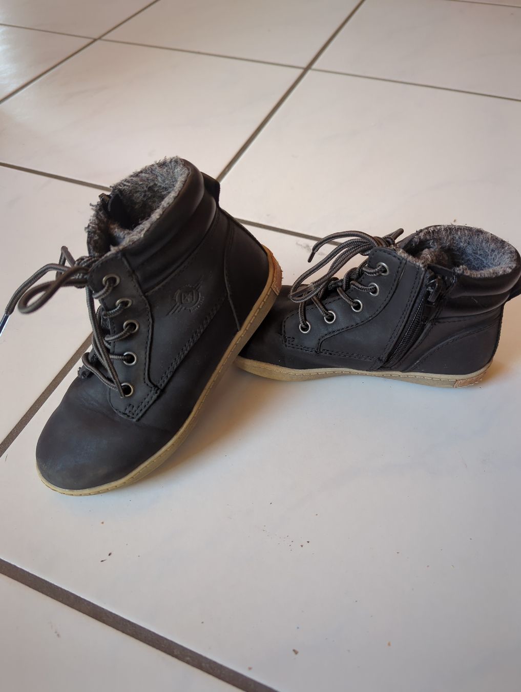 Schuhe für Jungen: Schuhe 29 – Gebraucht aus Arch von sunneschyn24