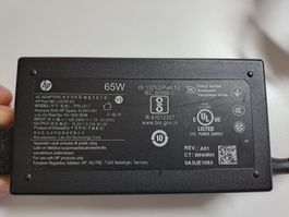 Ladegerät HP Part No: L25299-001 65W (10.5V/3.33A)