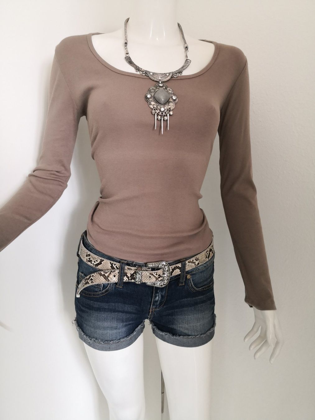 Mango T-shirt: 🤩MANGO LANGARM T-SHIRT BRAUN – Usato da Olten venduto da Naja-Twins-Twins 3