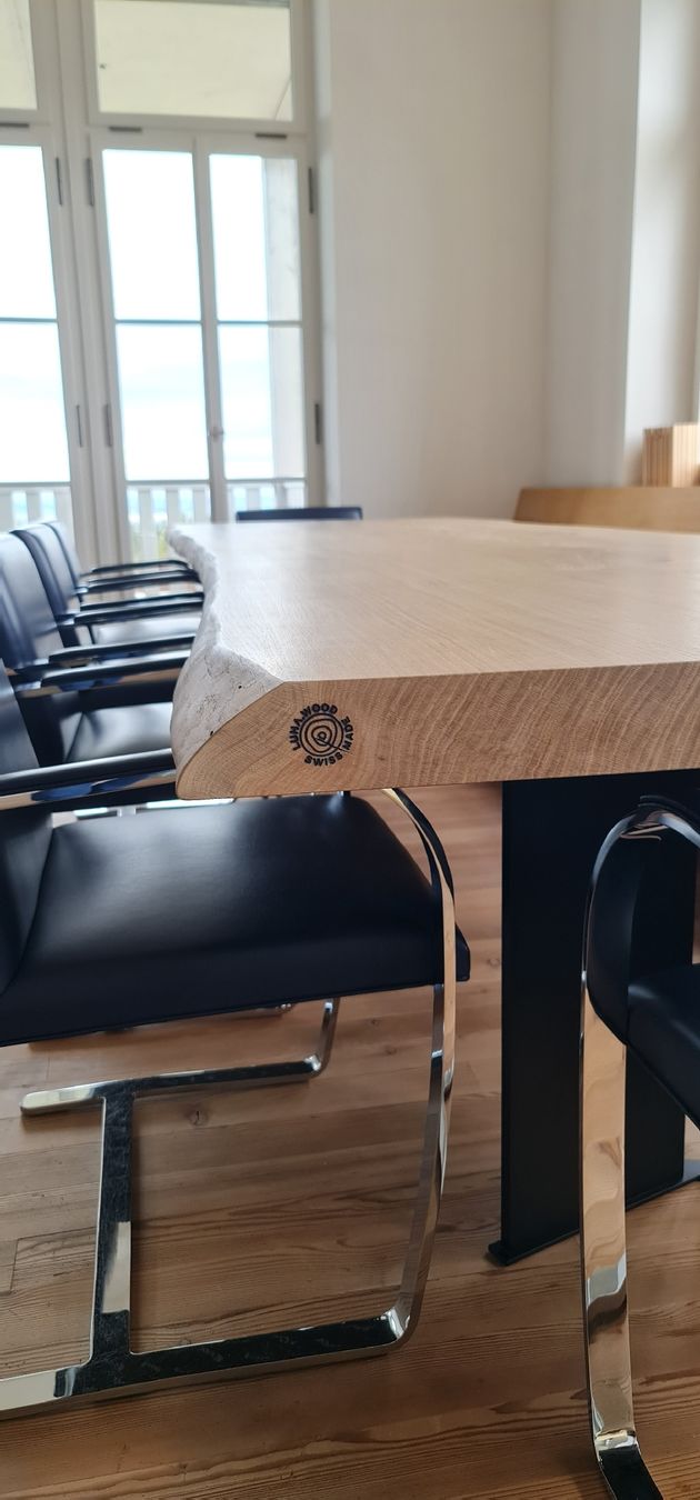 Tavoli: Baumstamm Esstisch (Schweizer Eiche) – Nuovo (secondo la descrizione) da St. Gallen venduto da tag_rwn9 4