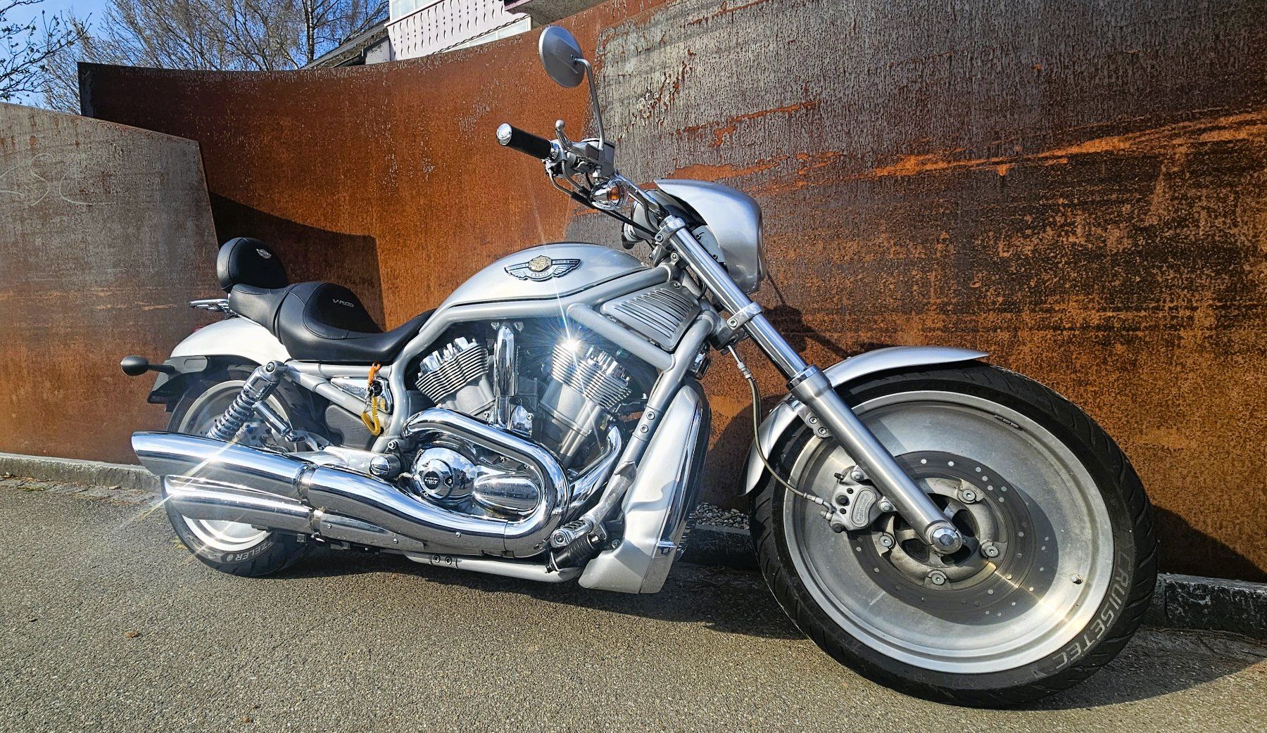 Harley-Davidson Chopper: Harley Davidson V-Rod Power Bike, Top Zustand – Gebraucht aus Dürnten von Quercus32 1
