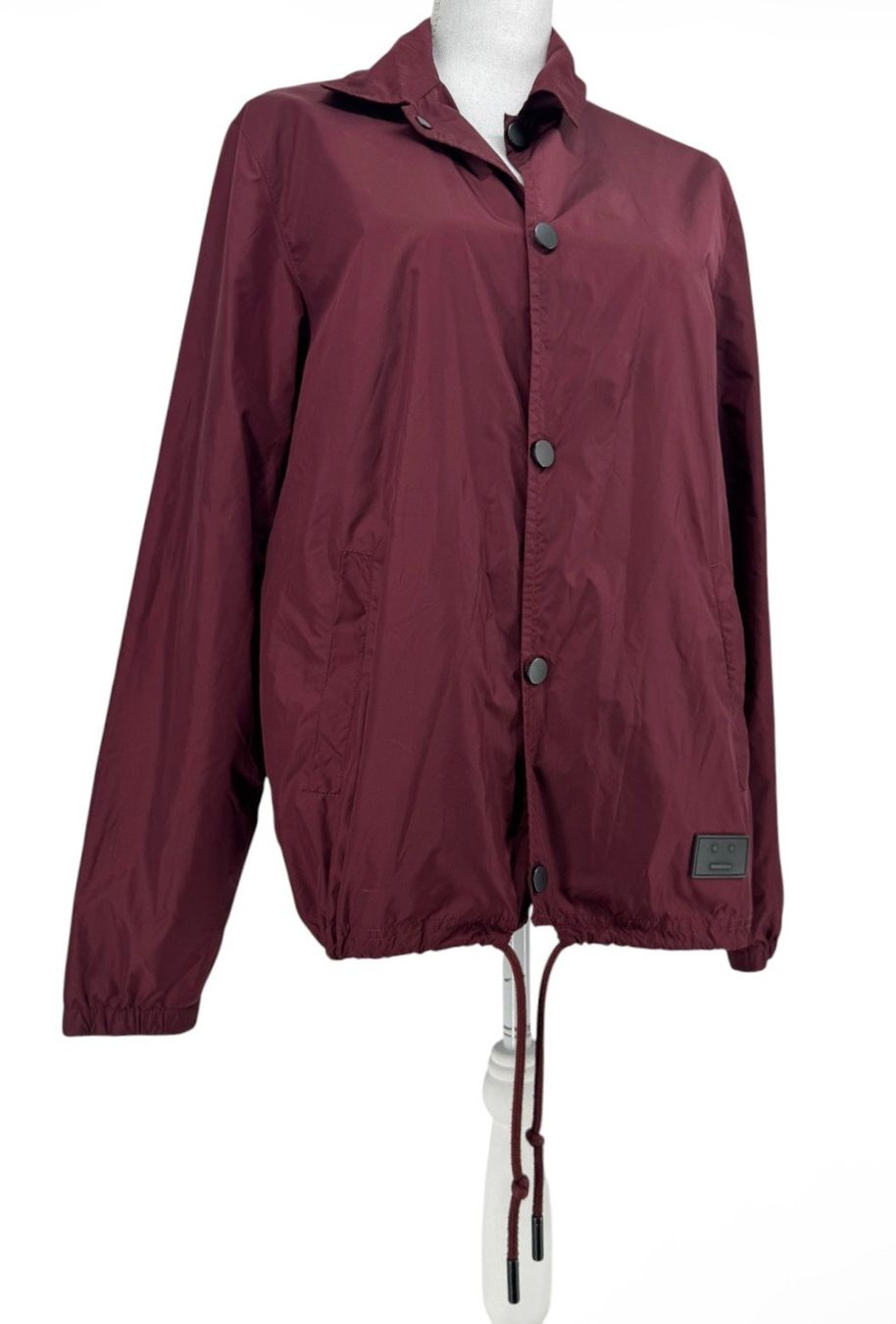 Acne Studios Jacken: ACNE STUDIOS Jacket Nylon, Bordeaux, boutons pressions, M – Gebraucht aus Lausanne von PlusValue_Lausanne 1
