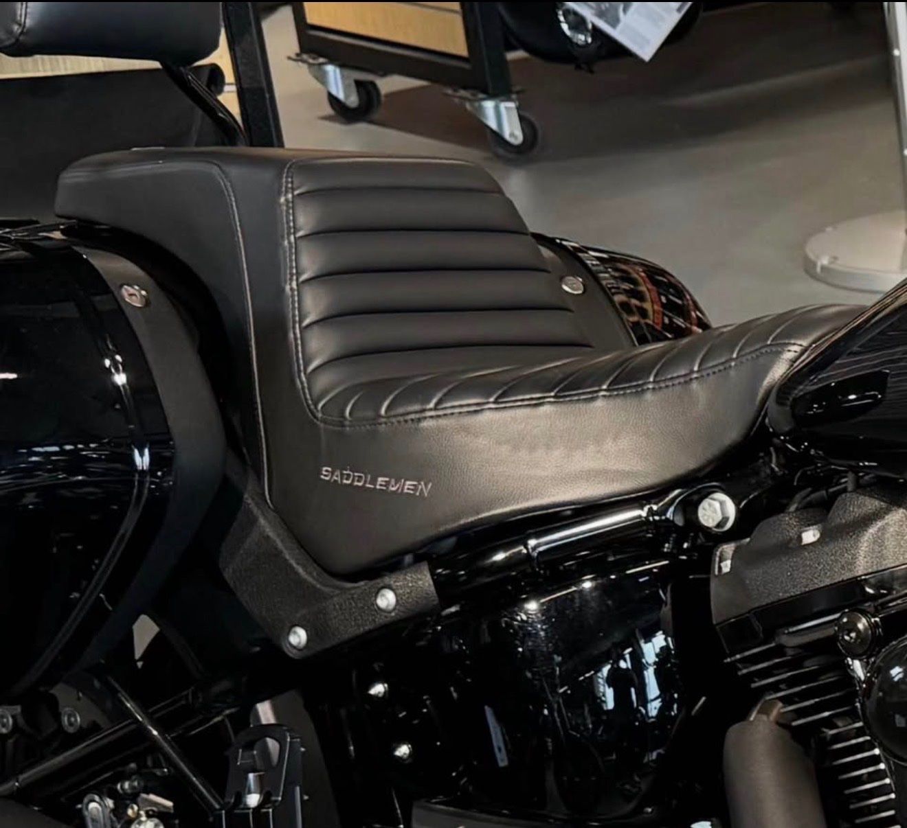 Harley-Davidson Tutti i ricambio per moto: Selle saddlemen – Usato da Onex venduto da ani_h6gm
