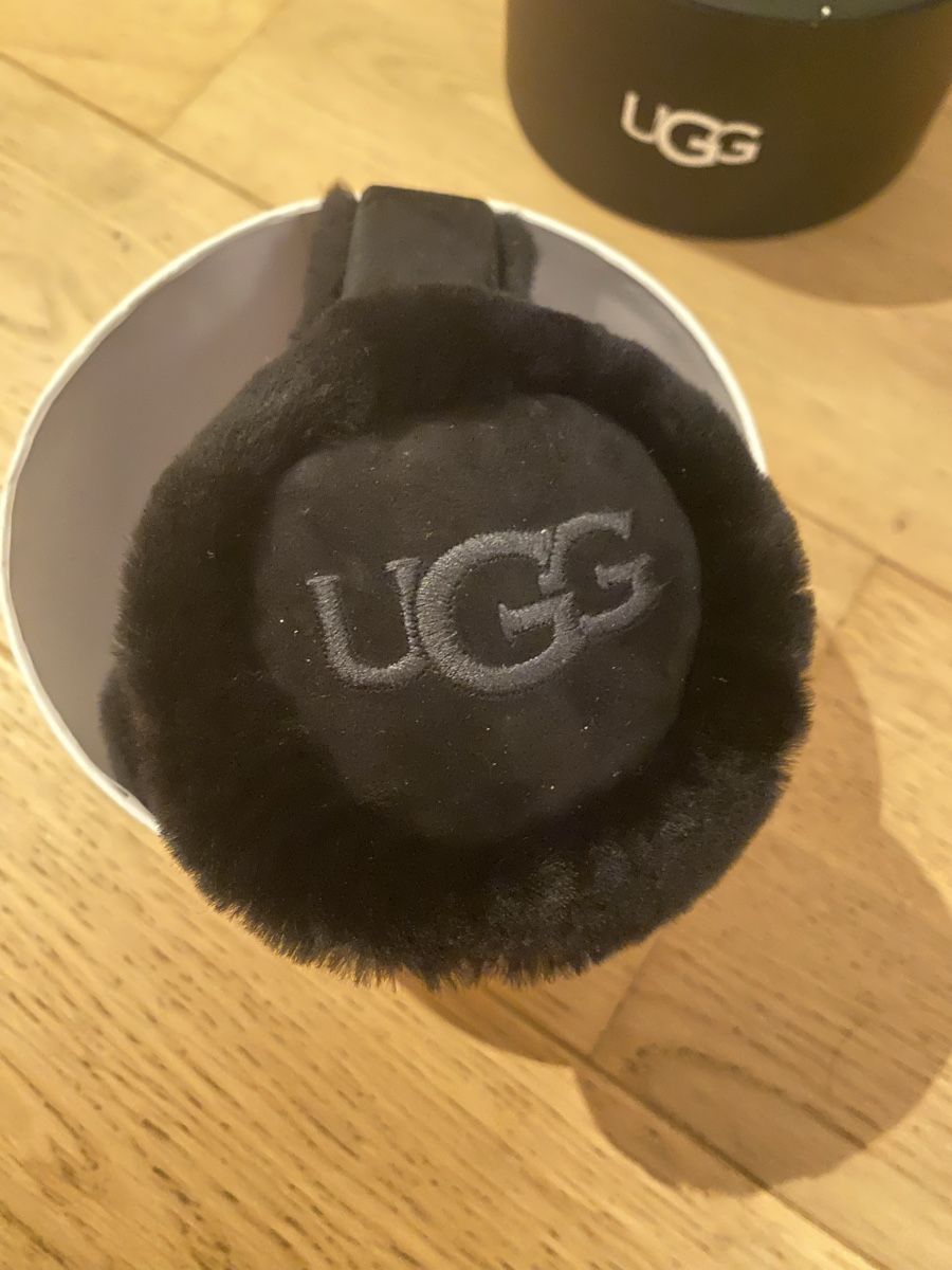 Ugg Copricapi, berretti & cappellini: UGG Ohrenschützer – Schwarz – Usato da Pfäffikon ZH venduto da Sere97 2