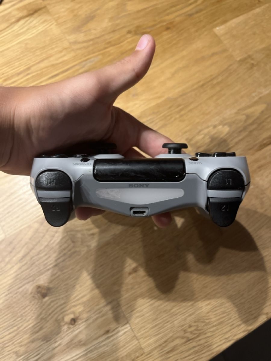 Sony Controller: Ps4 Controller – Gebraucht aus Flawil von Poltis 1