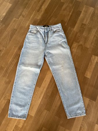 Senoritas ICON Deluxe Jeans Gr. S, hellblau, neuwertig