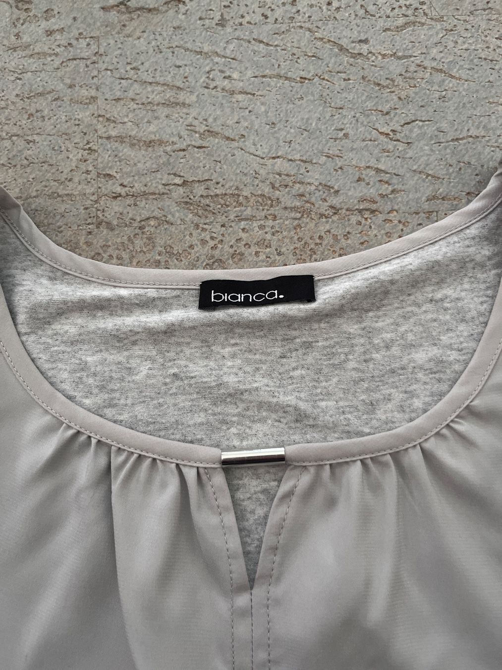 T-shirt: Blanca T-Shirt – Usato da Roggliswil venduto da Eishockeygirl 1