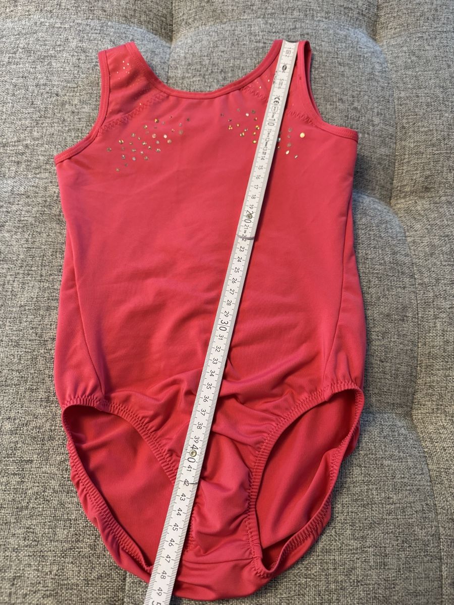 Decathlon Scarpe, pantaloni & magliette da ginnastica: Turndress Decathlon ca 122/128 – Usato da Dierikon venduto da FraeuleinMaus17 1