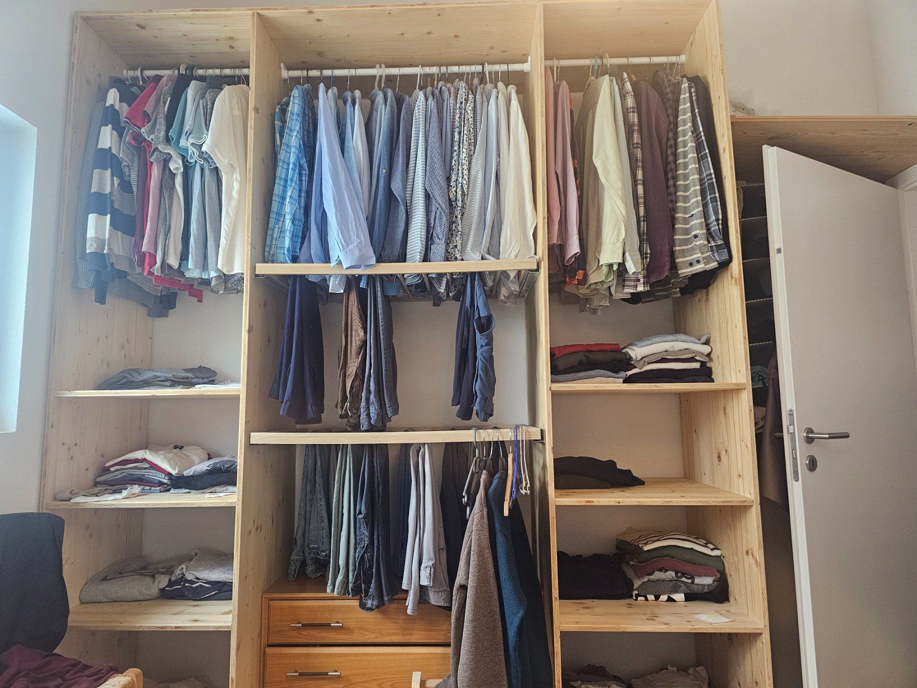 Schränke: Dressing – Gebraucht aus Semsales von leg_h8lk