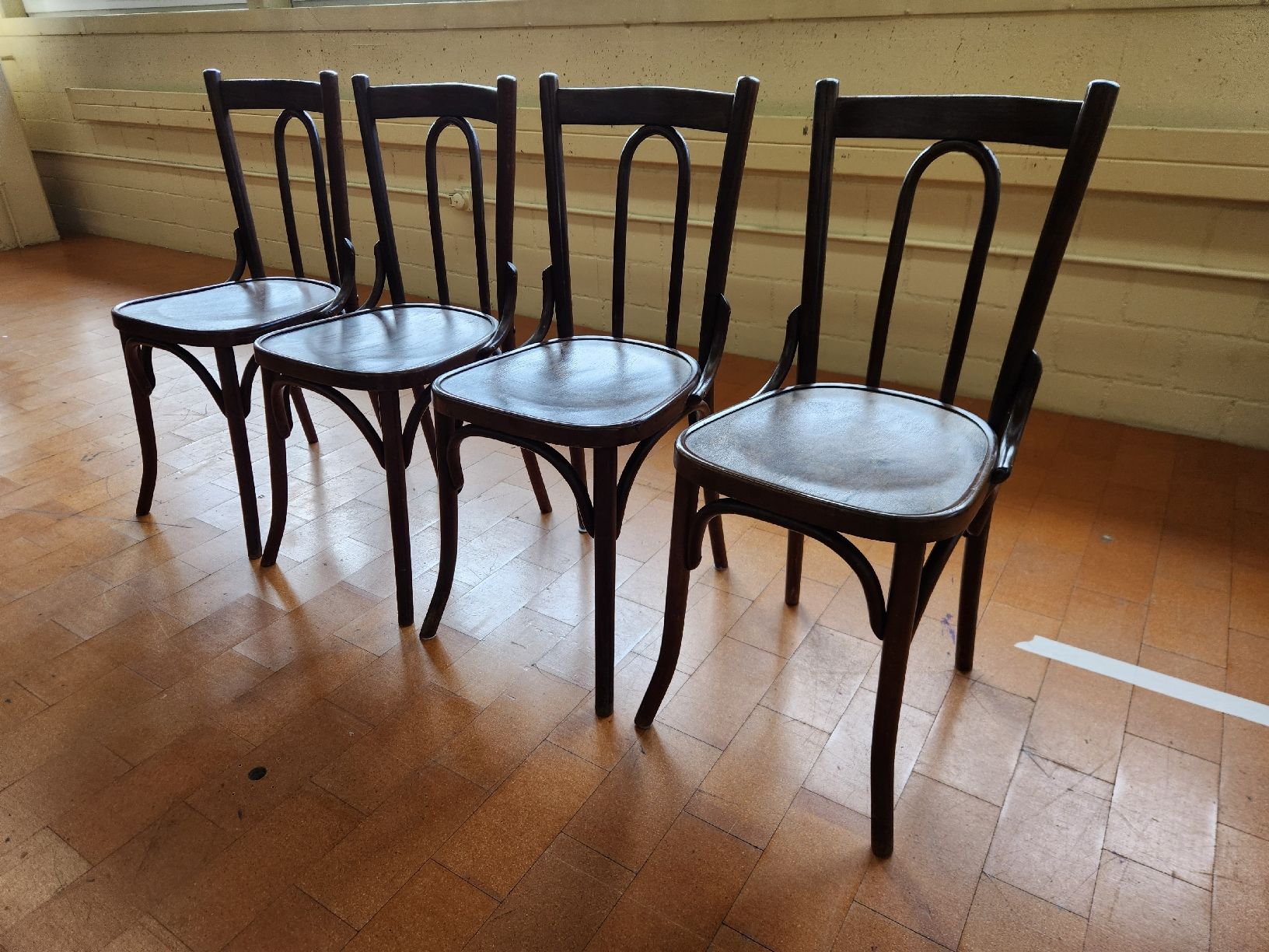 Horgen Glarus Sedie: Vintage Bistrostühle Horgenglarus – Usato da Lichtensteig venduto da Polsterwerk 3