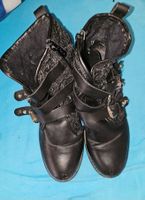 Stiefeletten mit Schnallen