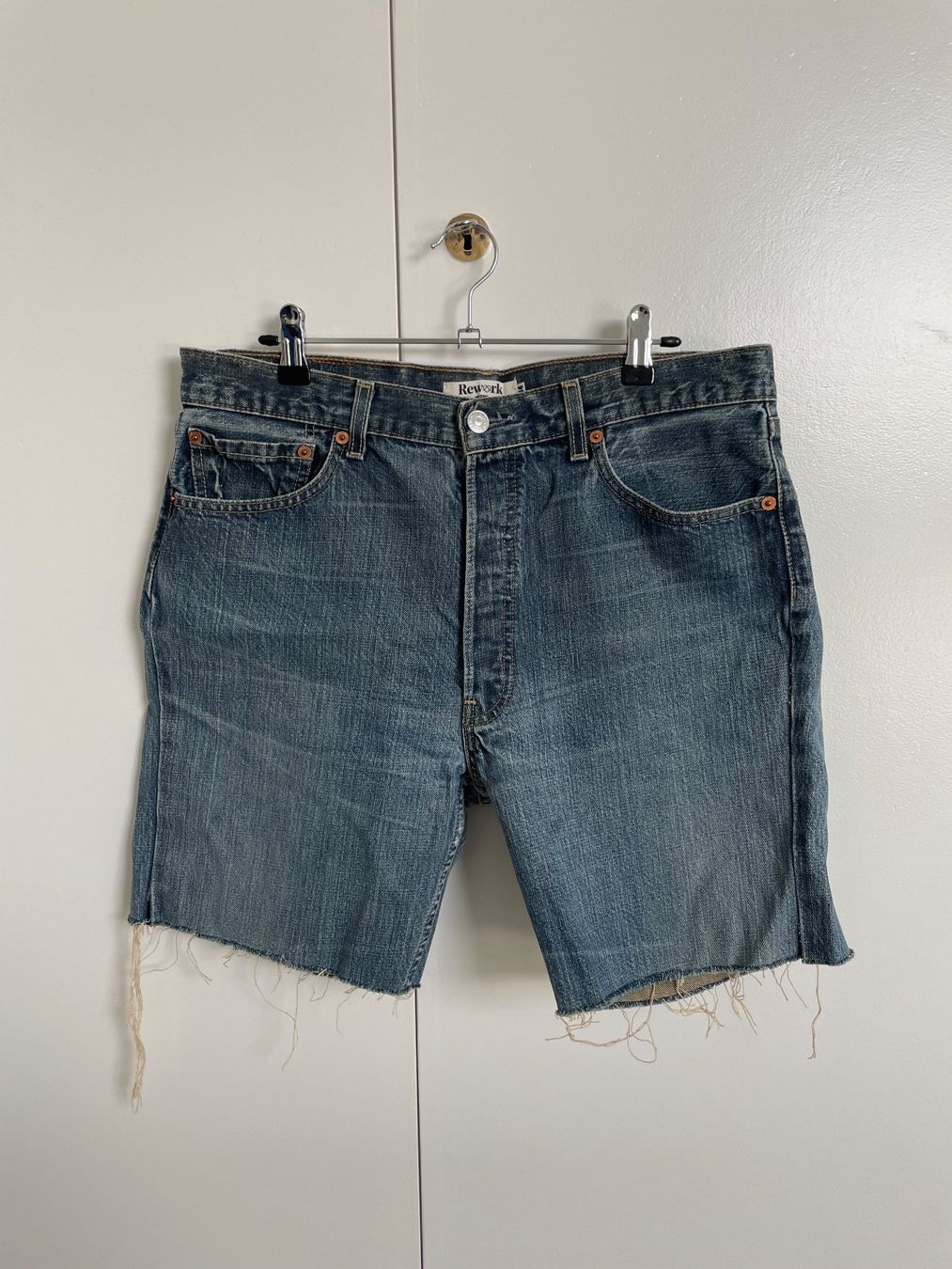 Levi's Jeans: Shorts Levi's Rework Gr. 40 – Usato da Bern venduto da ann_z7qj