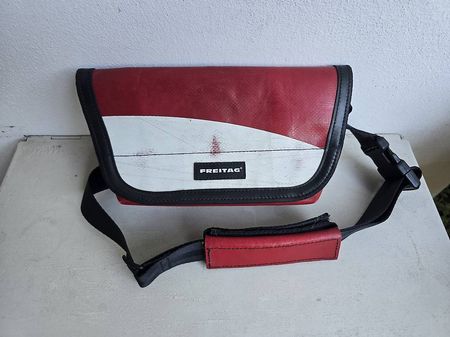 Freitag F40 Jamie Rot-Weiss in Top-Zustand